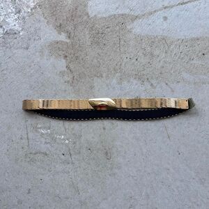 Vintage elastic Gold tone vintage belt with snap closure